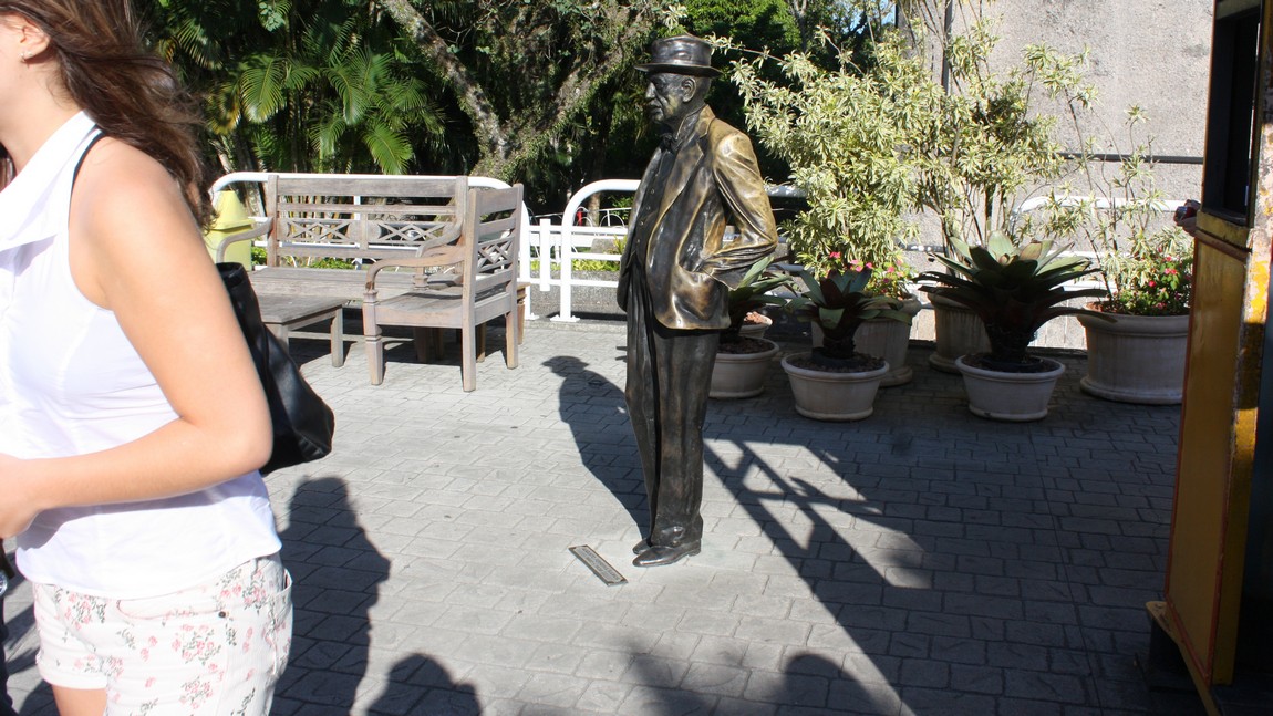 statue of Augusto Ramos