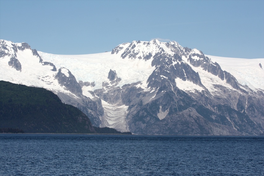 The icy scenery in Northwestern Lagoon