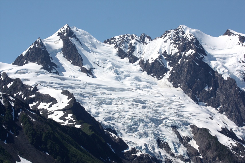 Mountains and glaciers in Northwestern Lagoon