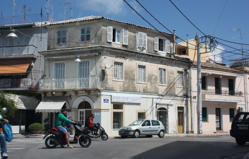 Driving through the city of Corfu