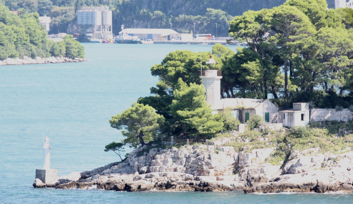 Lighthouse at the North end of Otocik Daksa Island