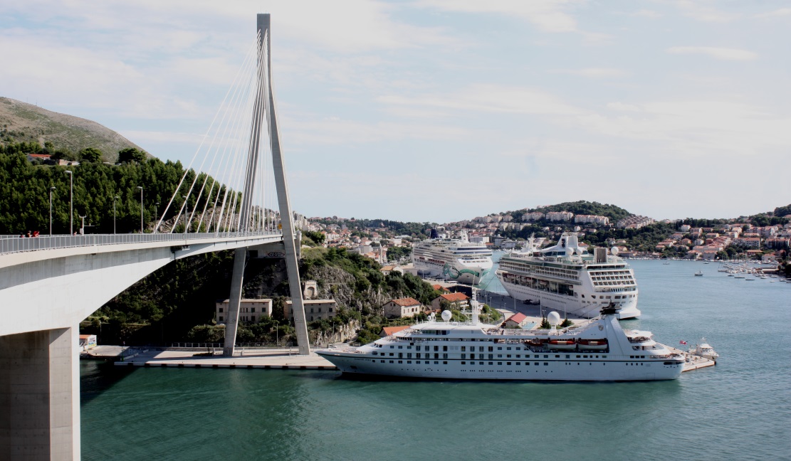 Bridge port and Babin Kuk part of town