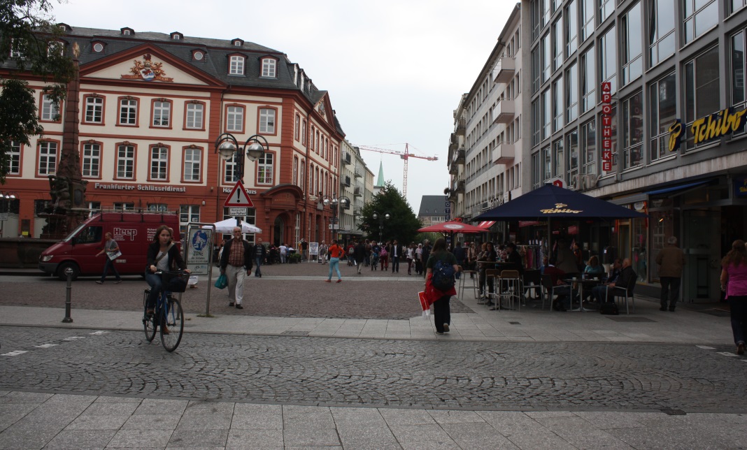 Leibfrauenberg Plaza