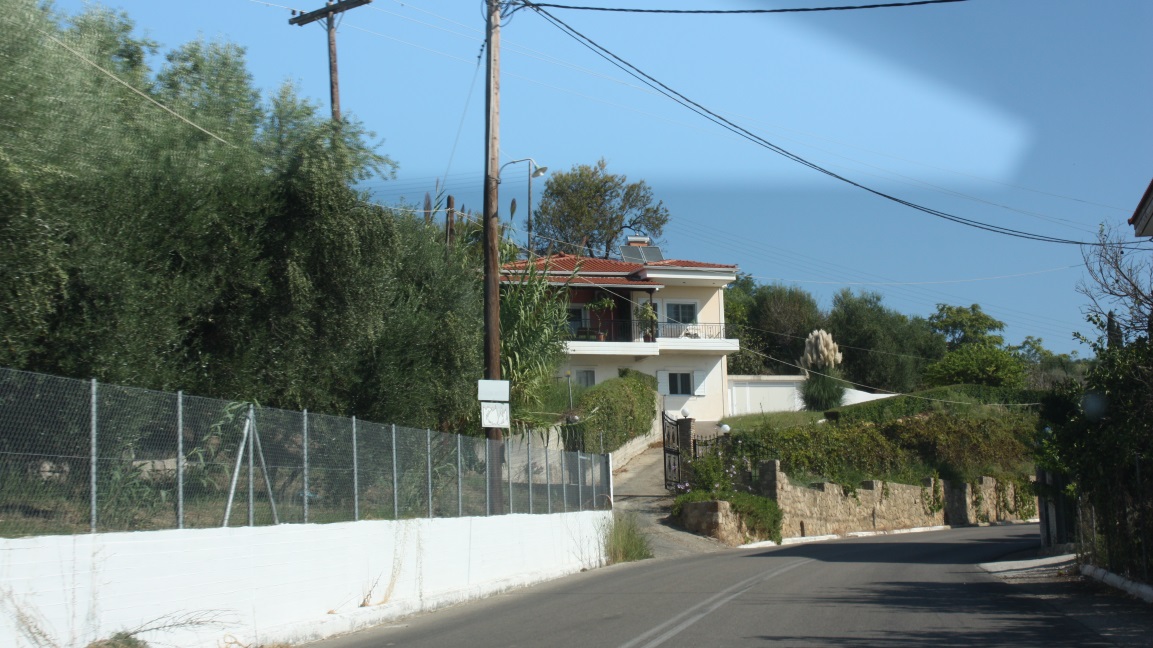 Nice house on the road toward Pygros