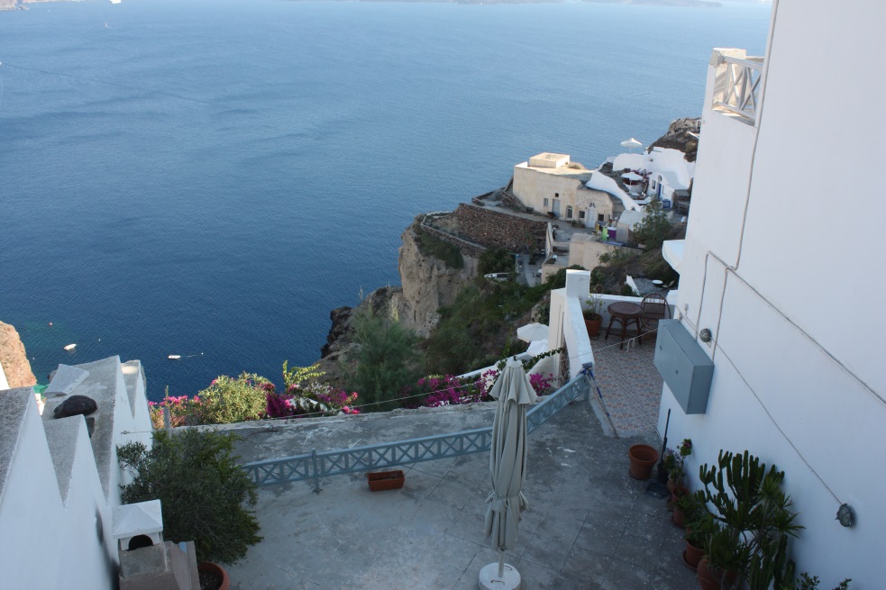 Walking around Oia