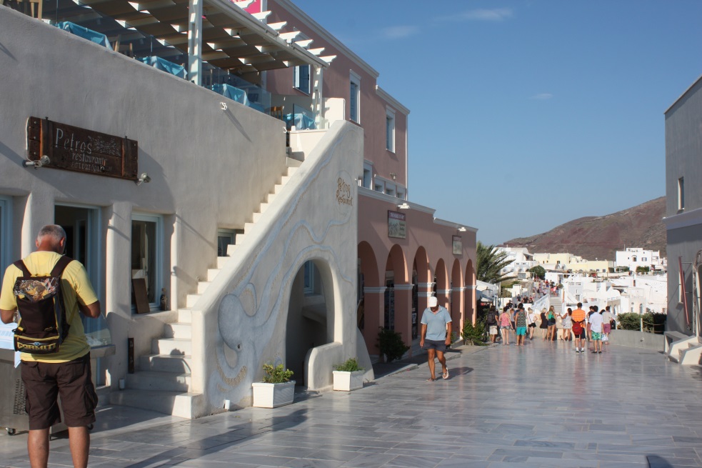 Pedestrian street in Oia