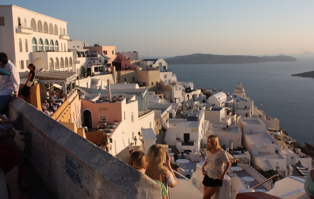 Tourists like taking pictures with this background