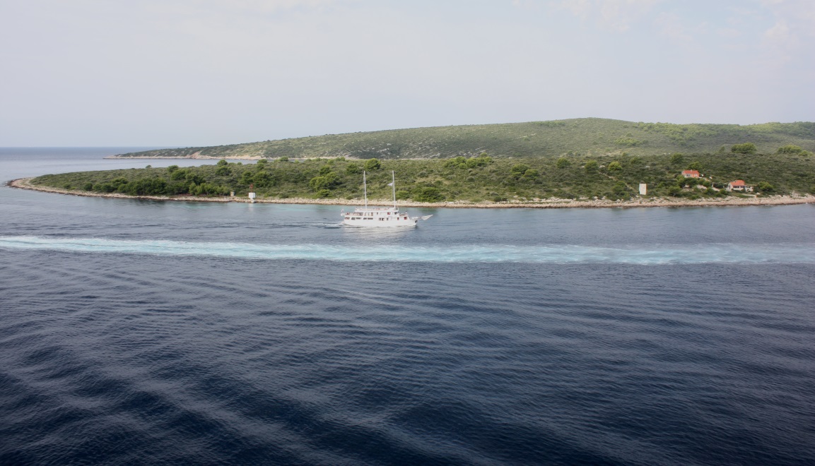 Nice boat heading toward Split