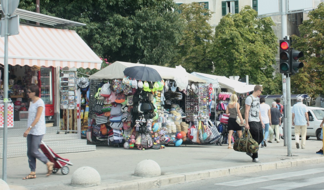 As with all ports, there are street vendors