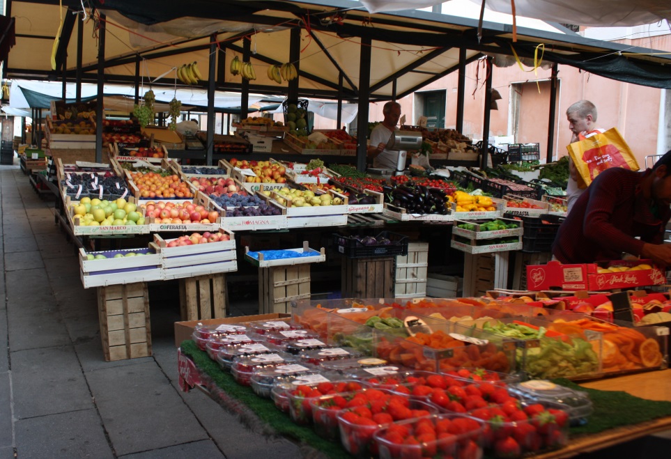 Fruit market at Fondamenta Riva Olio