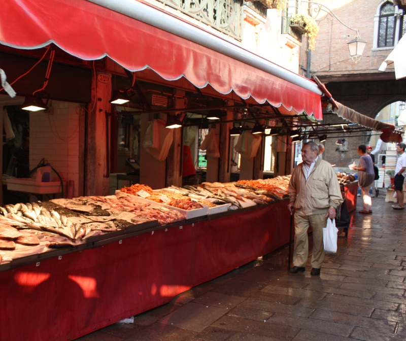 Fish market at Campo della Pescaria