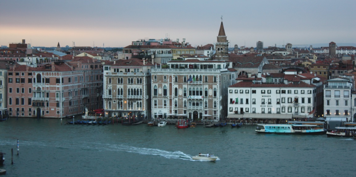 Rio de San Moise on the left