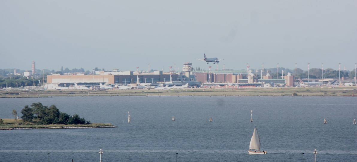 Airplane coming in for a landing at Venice Marco Polo airport
