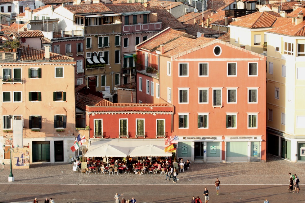 Outdoor eatery on Riva dei Sette Martiri