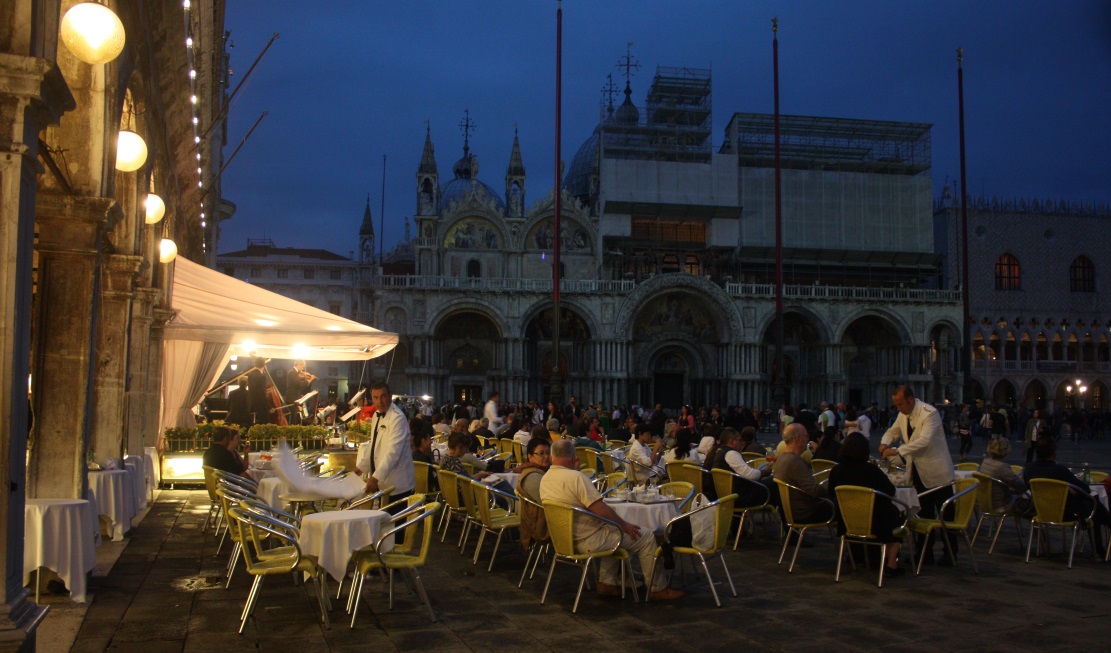 Quadri restaurant with their band