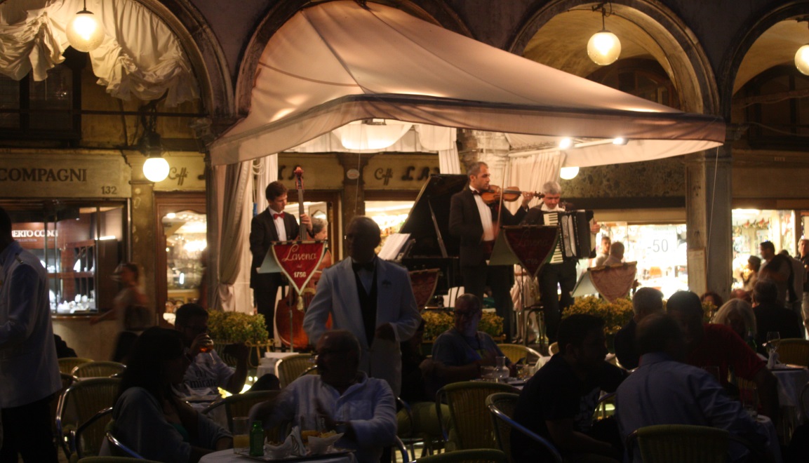 Quadri restaurant band