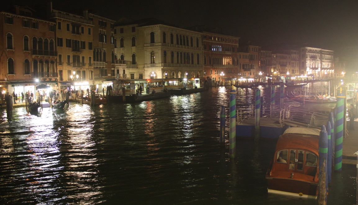Night view of the Grand Canal
