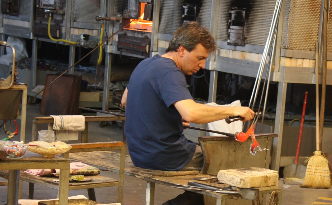 Creating a glass horse takes only five minutes or less