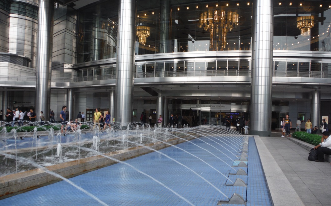Later in the day the fountains are running