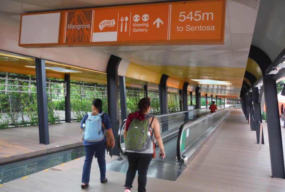 Boardwalk connects Sentosa to Singapore