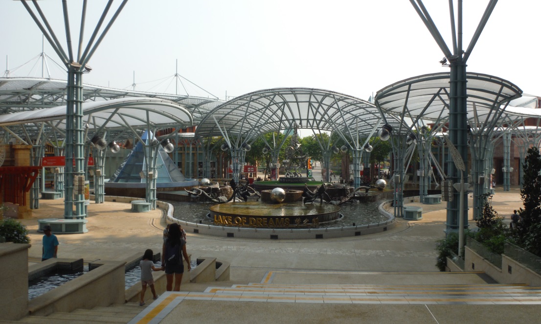 Wider view of the Lake of Dreams area