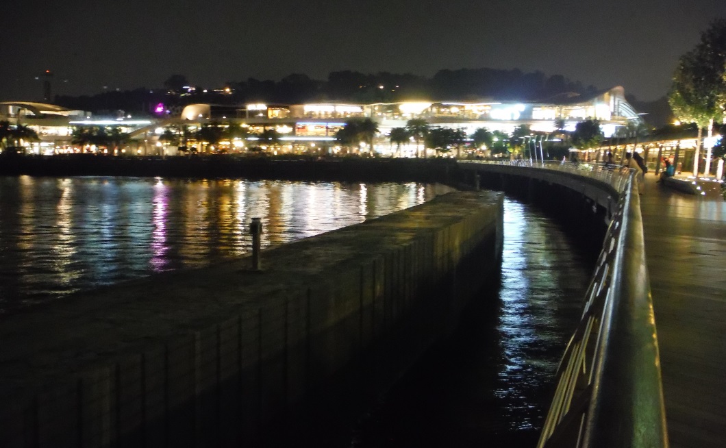 The Vivo City Mall at night