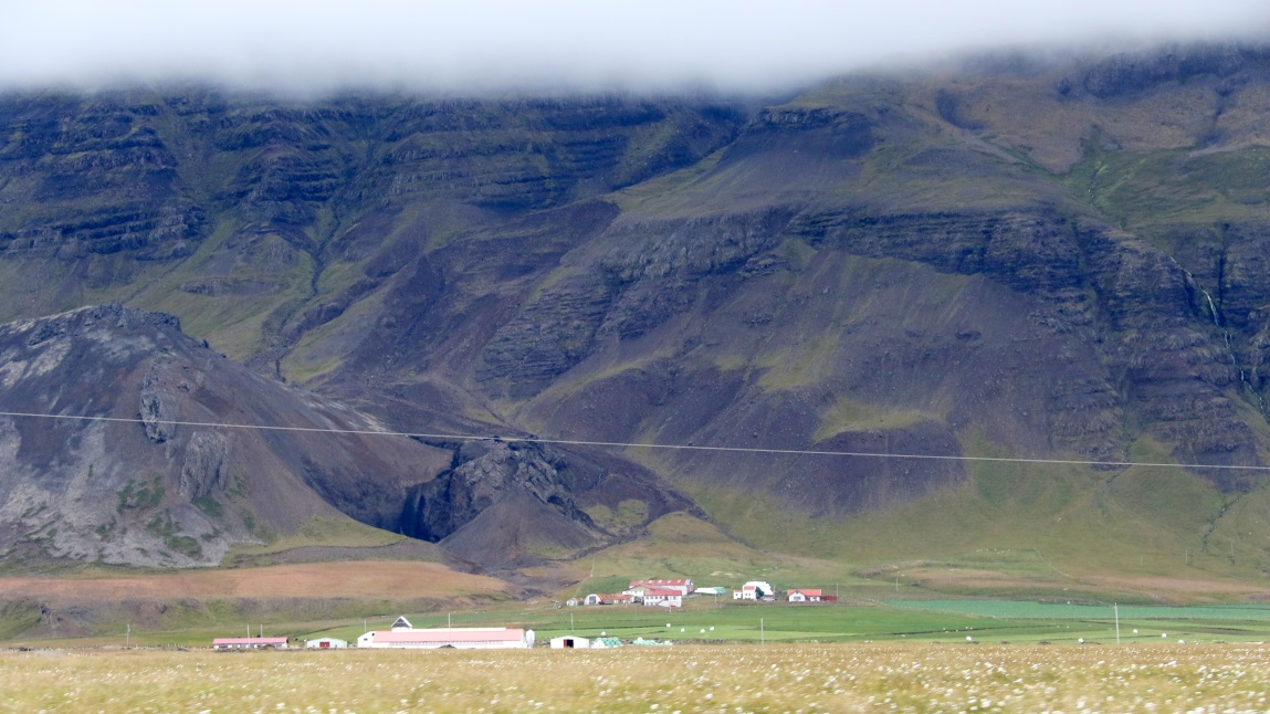 Looking back toward Kolbeinsstaafjall