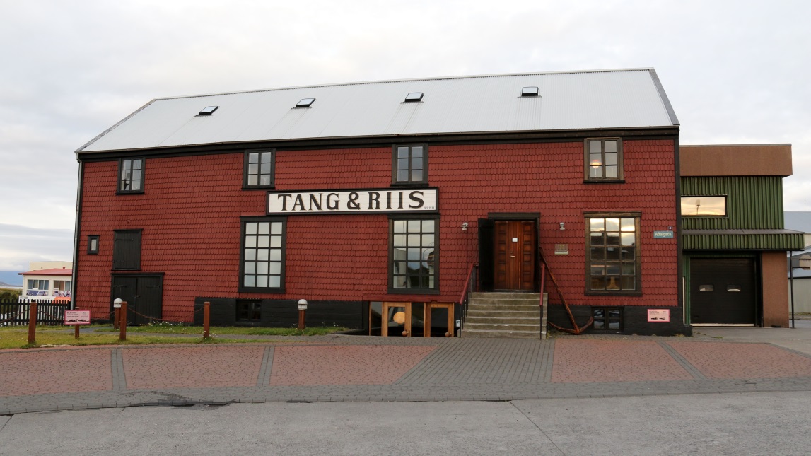 Tang and Riis built in 1926