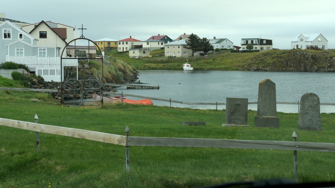 Makavk Bay