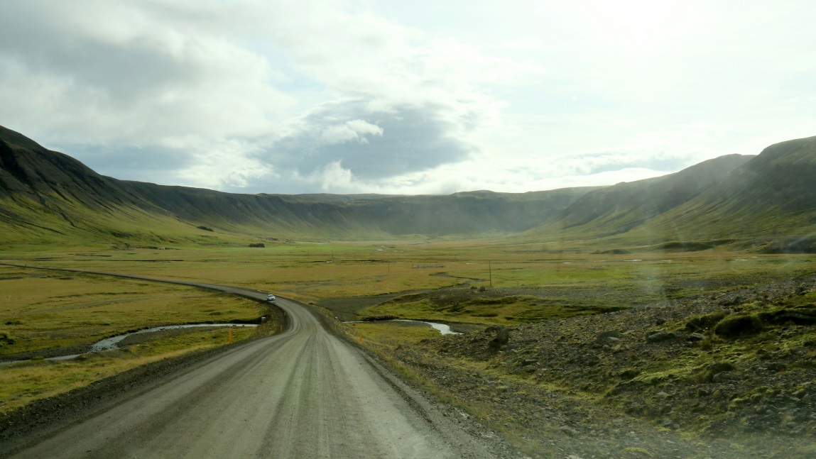 Valley at the end of lftafjrur Bay