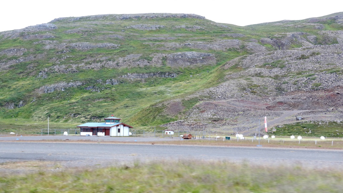 Hlmavk airport