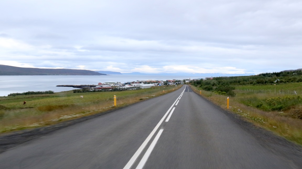 Approaching the town of Hvammstangi