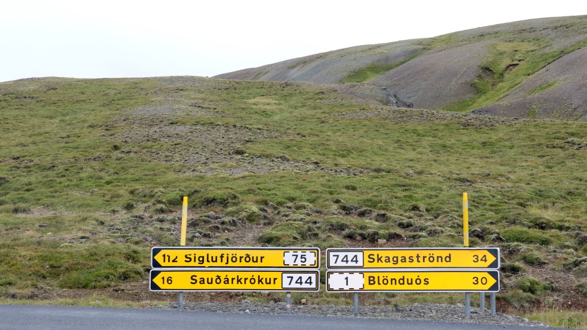 Intersection with Route 744