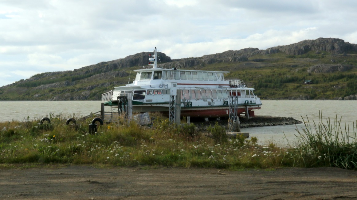 Sightseeing boat