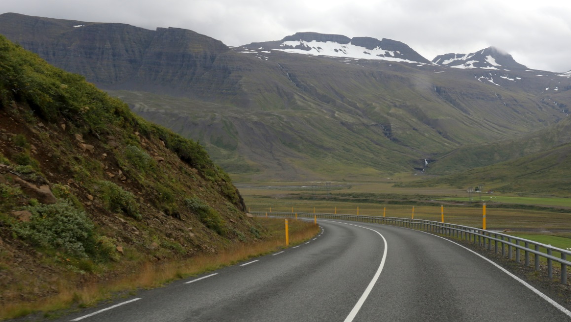 Road turns East