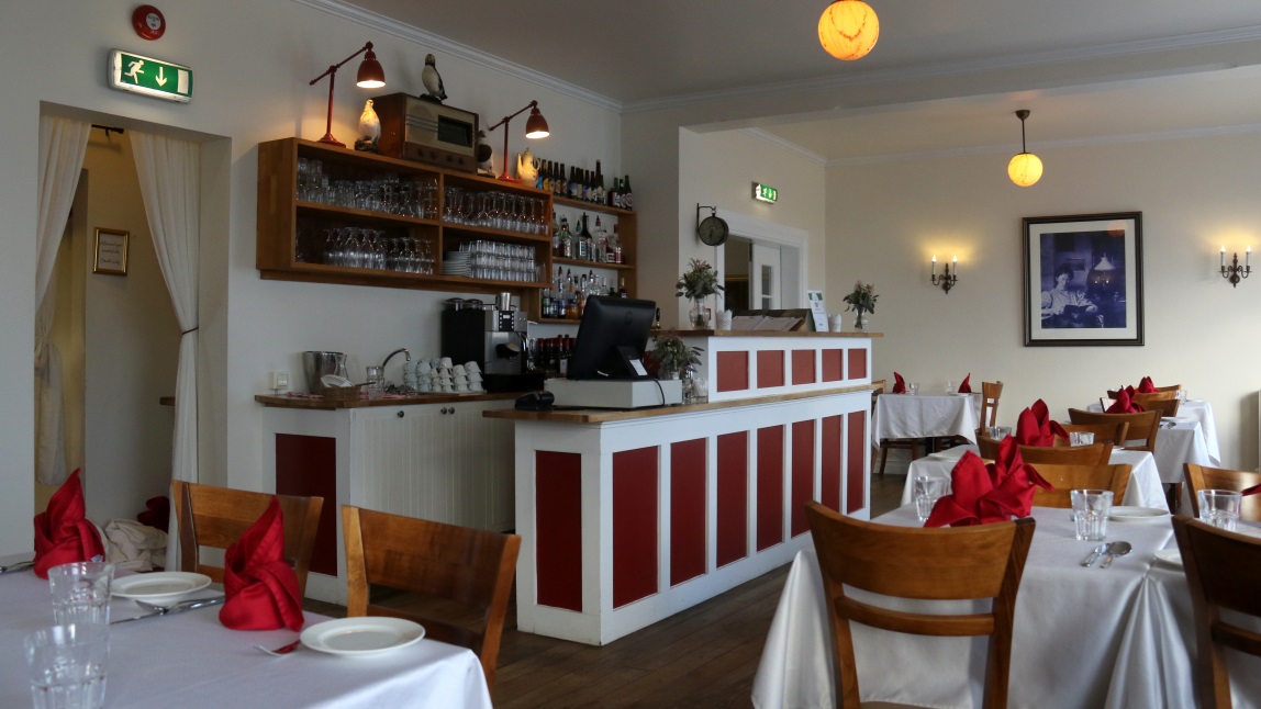 Look around the restauran