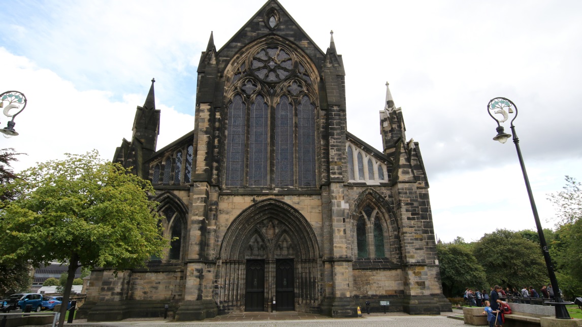 Front view of the Glasgow Cathedral
