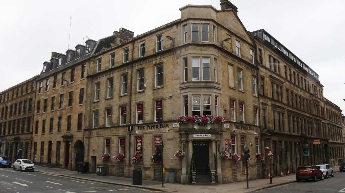 Piper Whiskey Bar