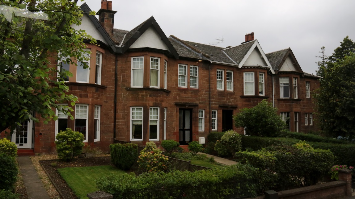 Milngavie Road in Bearsden