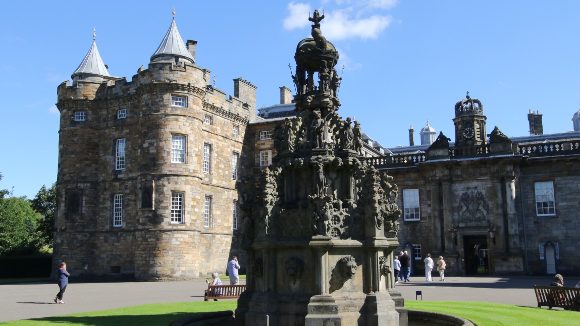 Fountain in front of the Palace of Holyroodhouse