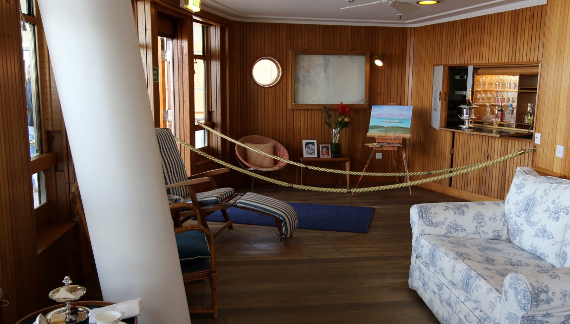 Sun lounge