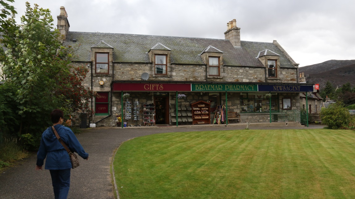 Gift shops in Braemar