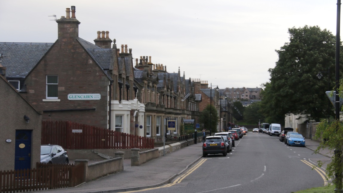 Looking down Ardross Street