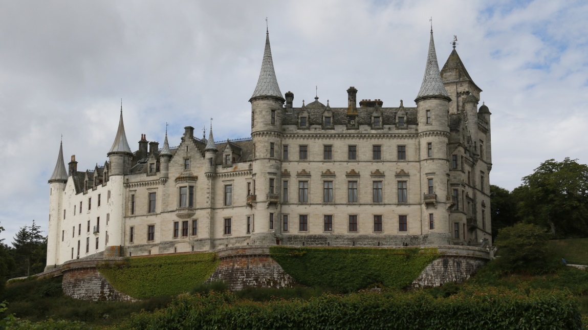 Dunrobin Castle from below