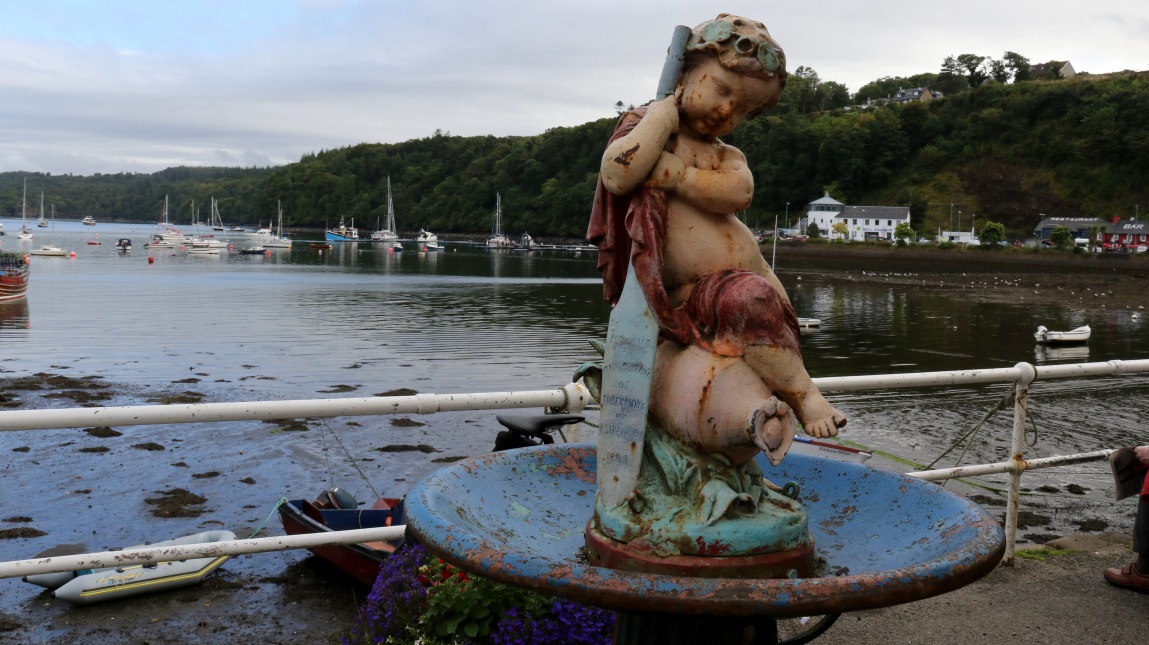 Tobermory 100th anniversary statue