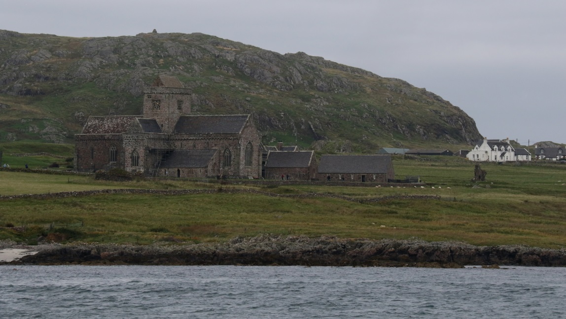 Closer view of the abbey and Dun I