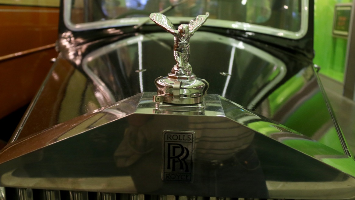 Rolls Royce grille ornament