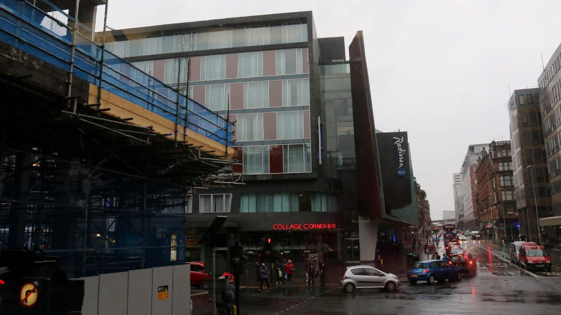 Heading West on Argyle Street