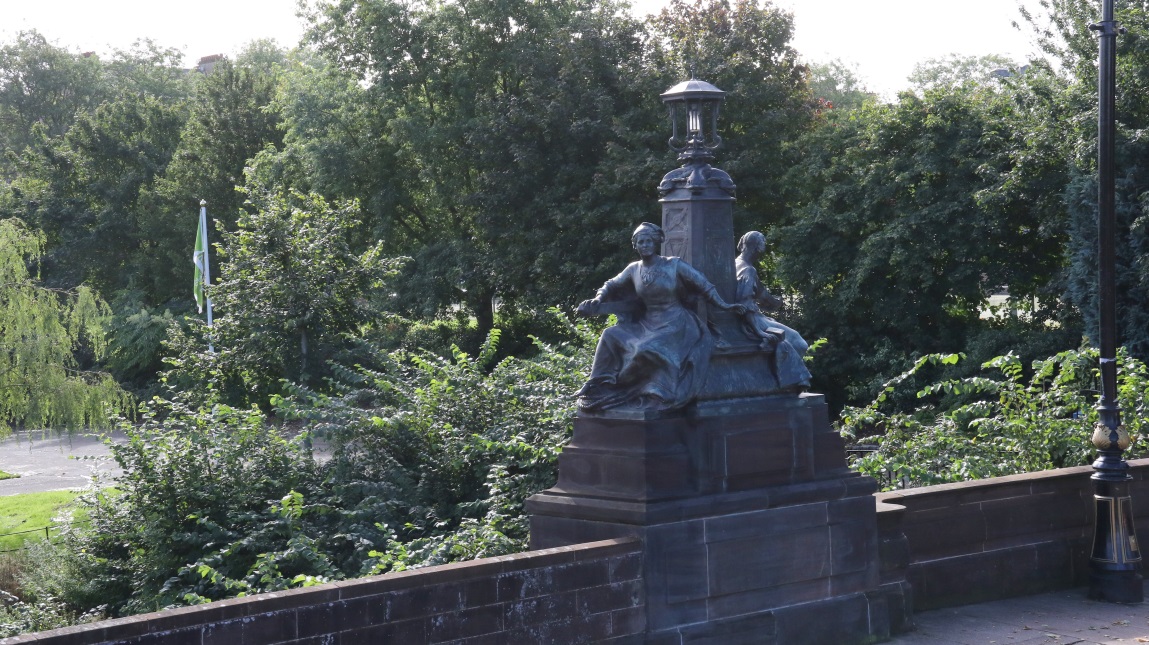 Navigation and Shipbuilding statues