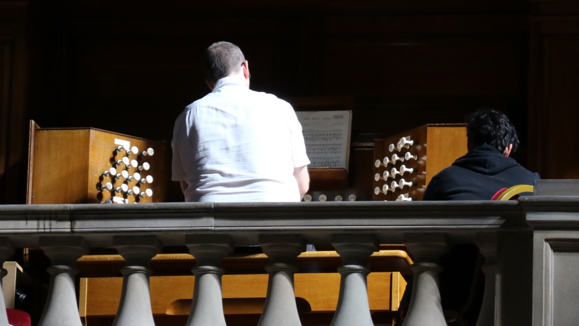 Fabulous performance on the pipe organ
